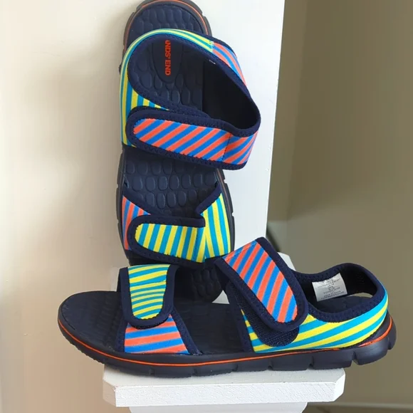 Sandals by Lands End Youth/Adolescent Velcro Closure - Picture 3 of 9